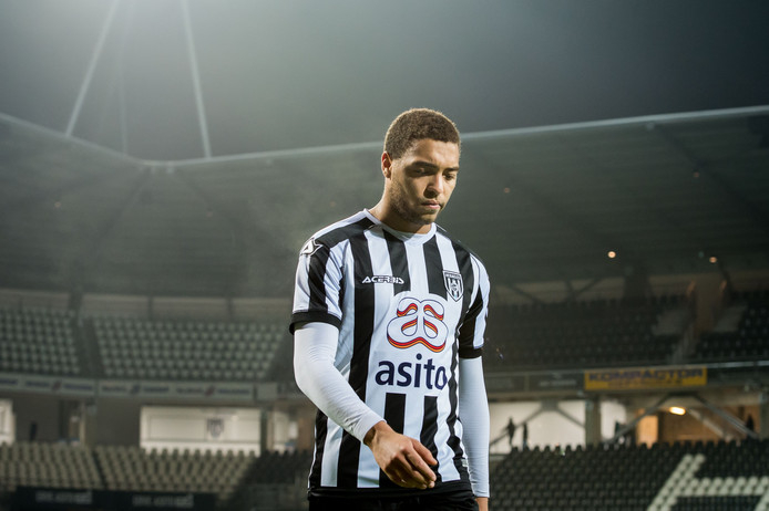 Heracles Price Super Eagles Hopeful Cyriel Dessers Out Of Move To Celta Vigo