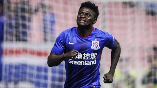 Shanghai Shenhua Terminates Obafemi Martins’s Contract One Month After Signing Him For Free