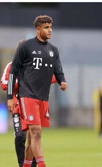Agent – Bayern Munich Teen Defender Jamie Lawrence Is Eligible For Nigeria