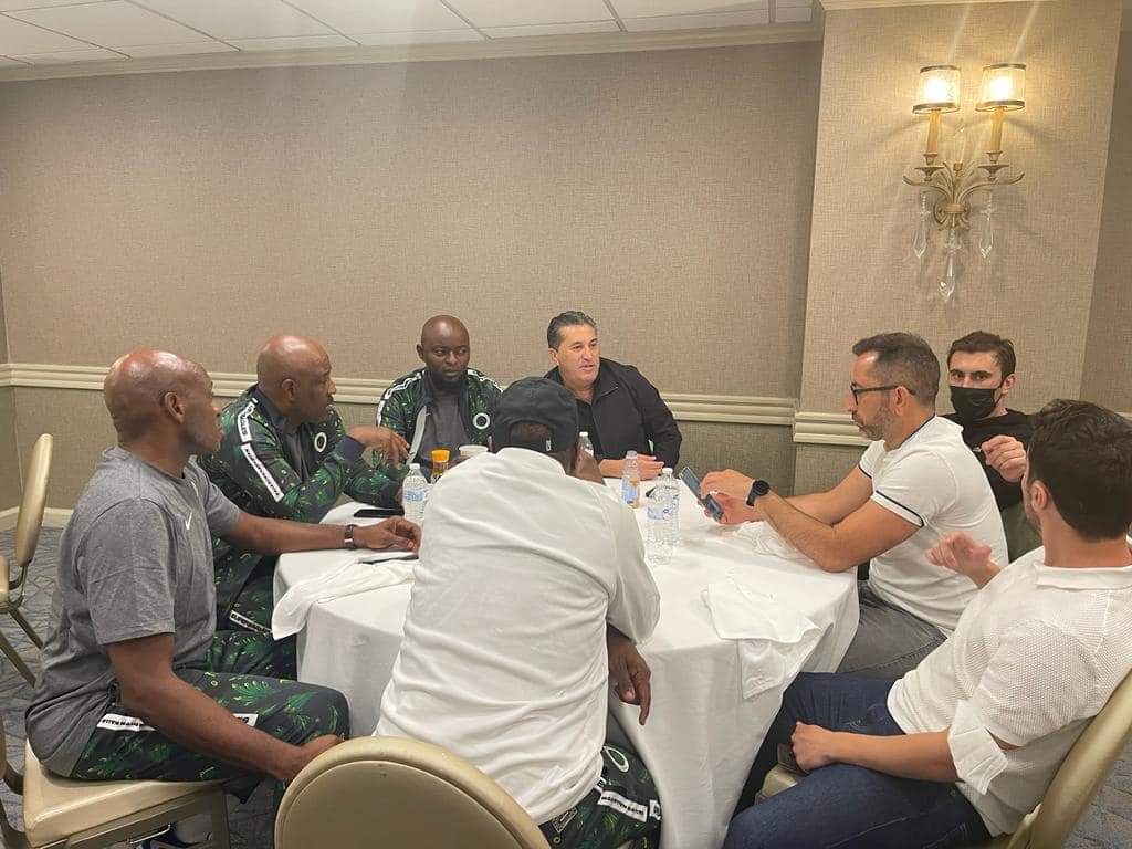 New Super Eagles Coach Peseiro Holds Meeting With His Nigerian Assistants, Outlines His Playing Style