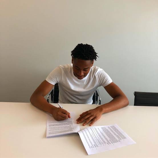 Fringe Super Eagles Goalkeeper Joins English Side Portsmouth On One Year Deal