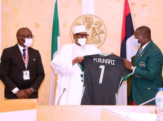 Parting Gift – Buhari Hands Houses To 22 AFCON Winning Super Eagles Players