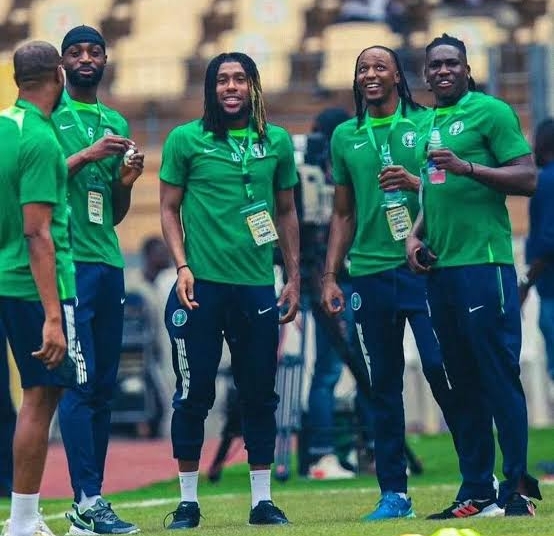 Super Eagles Players Want Peseiro To Stop Pairing Ajayi And Bassey In Central Defence