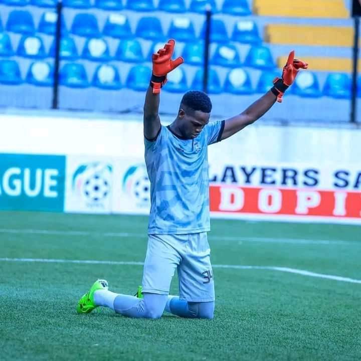 Little Known Nigerian Goalkeeper Steals The Headline With Two Assists In League Win