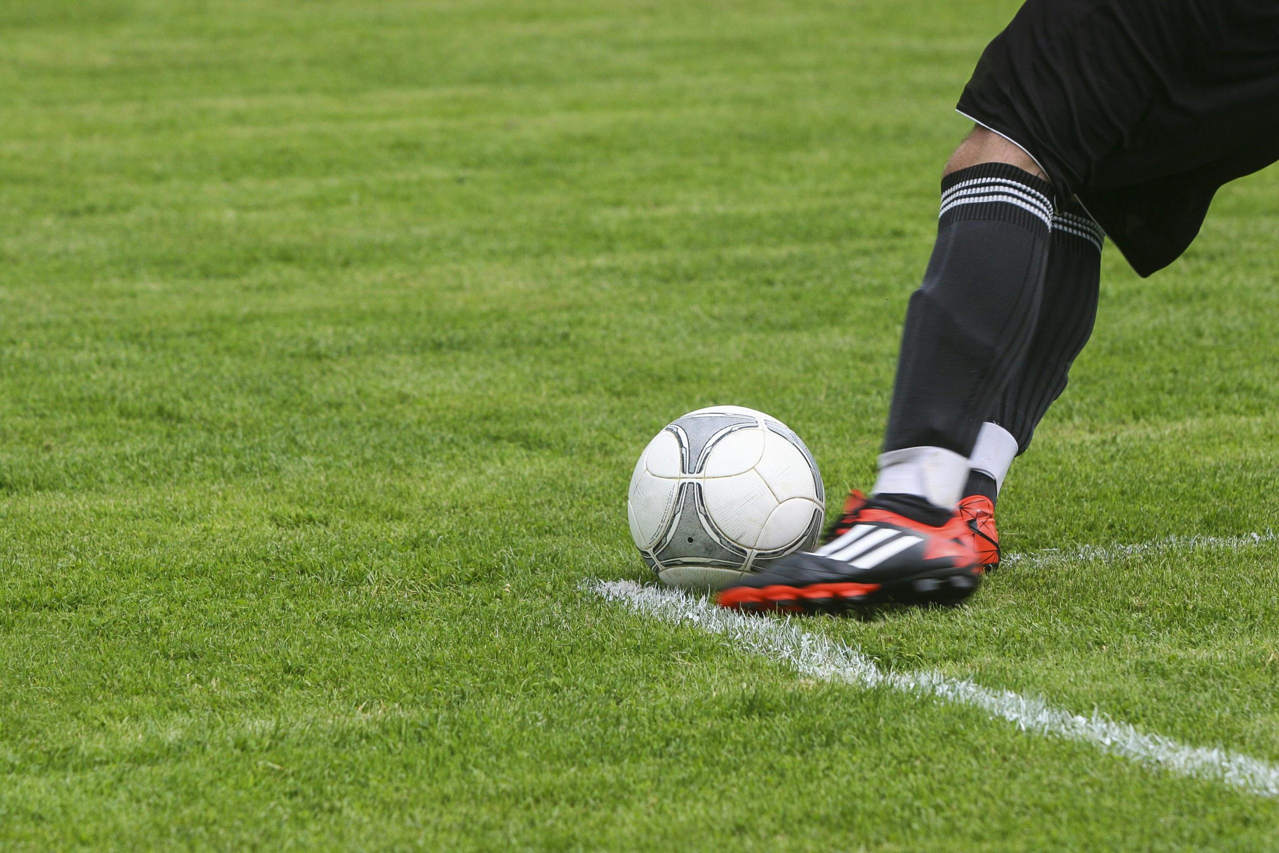 How Nigerians Can Bet on Football: A Guide to Safe and Convenient Betting