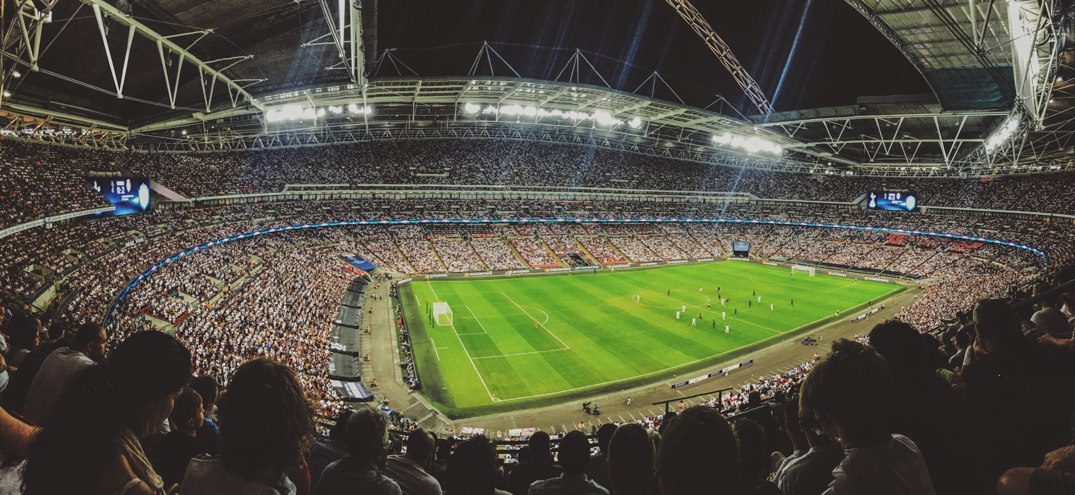 How Online Casinos Engage Football Enthusiasts