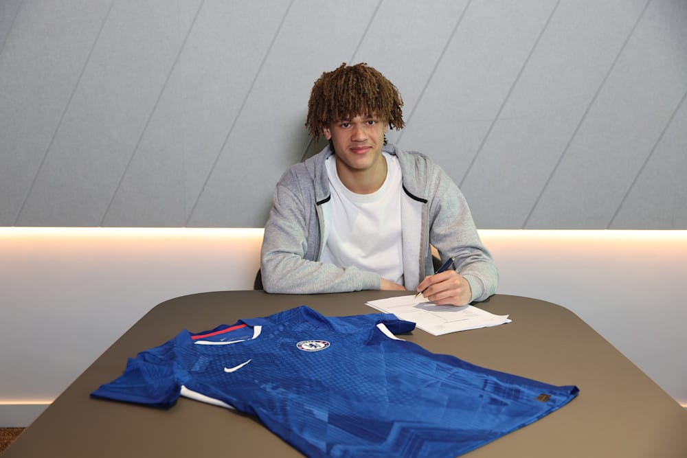 Son Of Super Eagles US 94 Star Signs New Deal At Chelsea