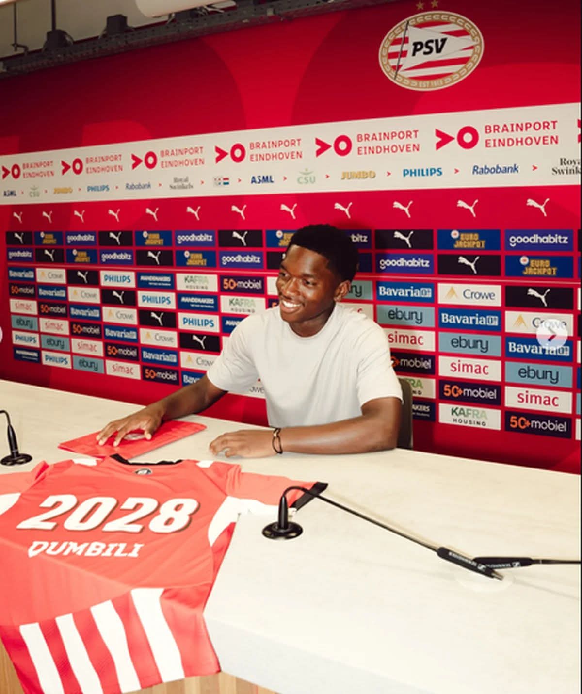 18 Year Old Nigerian Striker Signs New Deal With Dutch Giants PSV